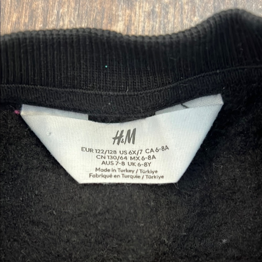 H&M Black Heart Sweatshirt - Picture 5 of 7